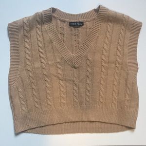 Women’s cable knit V-neck sweater vest